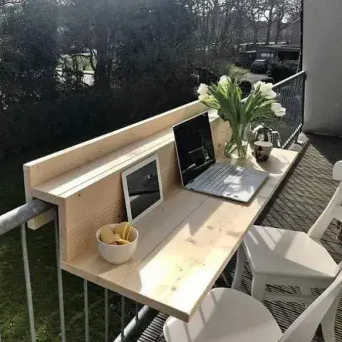 balcony_ledge.jpg