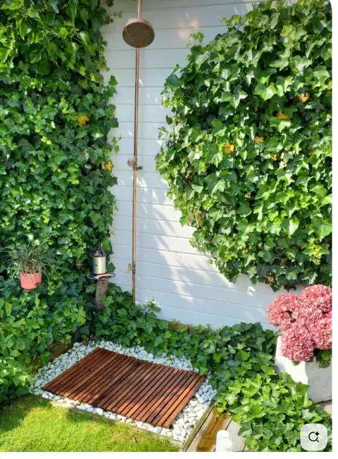 Si hay un elemento que eleva cualquier solárium, es la ducha exterior. Si hay un elemento que eleva cualquier solárium, es la ducha exterior.