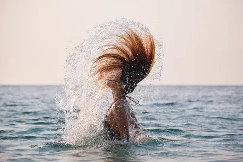Mujer en el agua.