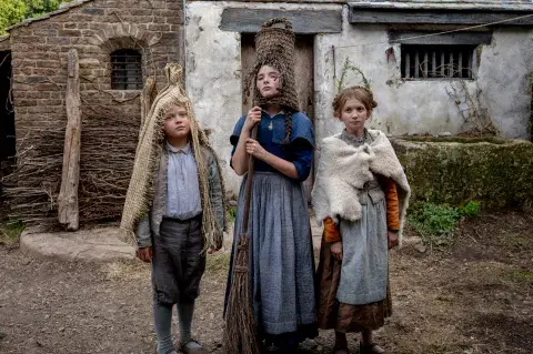 La fantasía y la realidad se mezclan en este film lleno de ternura y de crudeza. La fantasía y la realidad se mezclan en este film lleno de ternura y de crudeza.