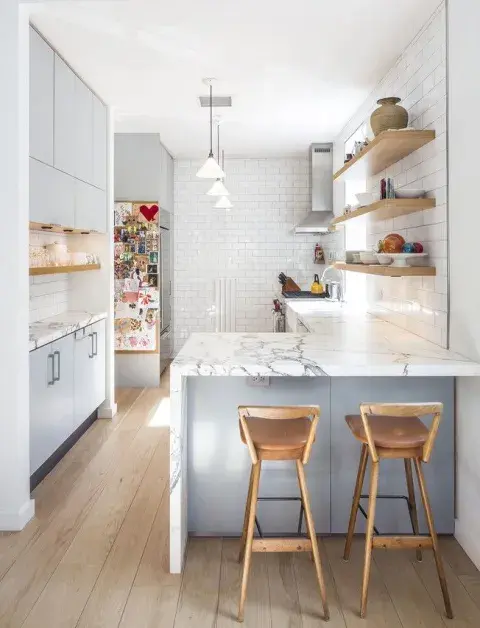 Ideas para cocinas pequeñas en 2026: introducí colores y texturas que amplíen visualmente el espacio. Ideas para cocinas pequeñas en 2026: introducí colores y texturas que amplíen visualmente el espacio.