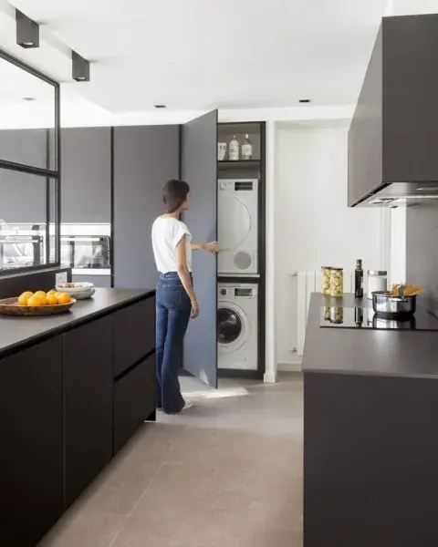 Lavaderos invisibles: cómo integrarlos sin que invadan la casa