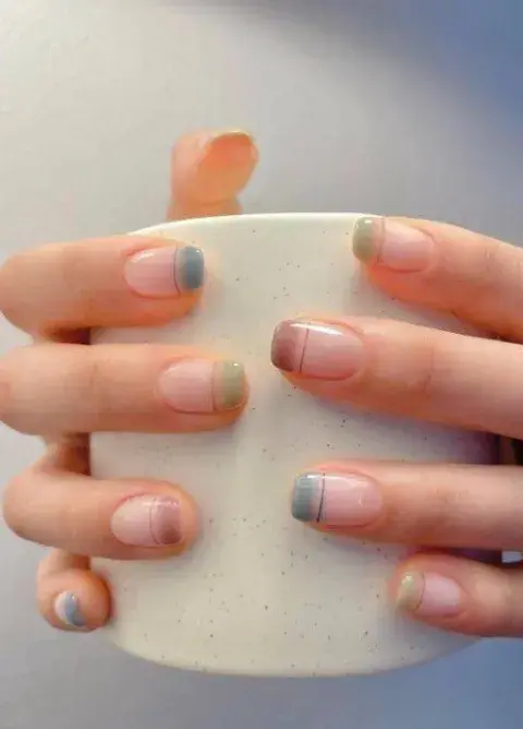 Ideas que reinventan la manicura francesa. Ideas que reinventan la manicura francesa.