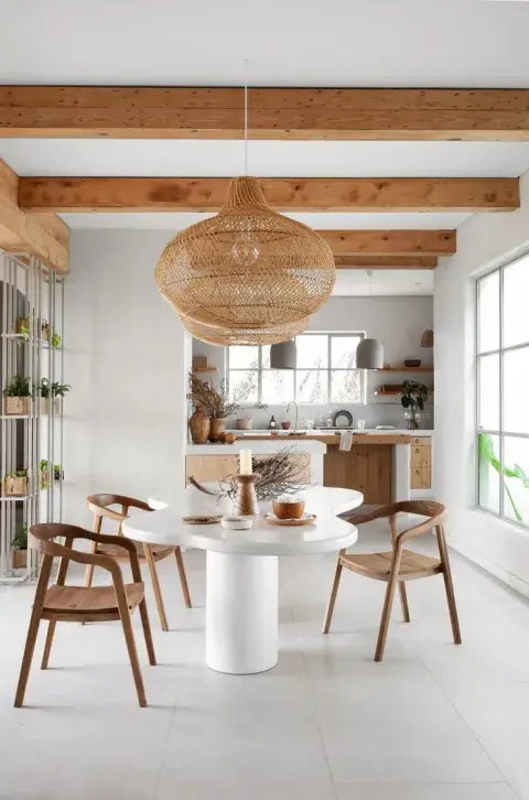 Las mesas del comedor pasaron de moda: la nueva forma de comer en casa que se impone en 2026 Las mesas del comedor pasaron de moda: la nueva forma de comer en casa que se impone en 2026