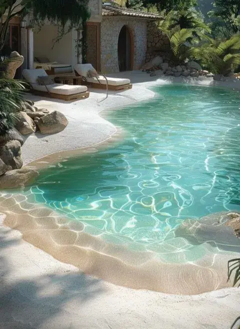 Foto de pileta de arena estilo playa.