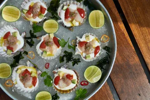 Vieiras bachiche en La Mar, cocina peruana nikkei Vieiras bachiche en La Mar, cocina peruana nikkei