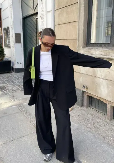 Con jean o el conjunto completo, el blazer es esa prenda que no vas a parar de usar Con jean o el conjunto completo, el blazer es esa prenda que no vas a parar de usar