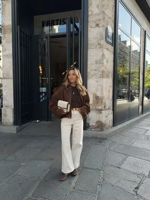 Lejos de ser todos iguales, los jeans ofrecen múltiples posibilidades según su tonalidad. Más que sumar prendas, la clave está en aprender a combinarlas mejor. Lejos de ser todos iguales, los jeans ofrecen múltiples posibilidades según su tonalidad. Más que sumar prendas, la clave está en aprender a combinarlas mejor.