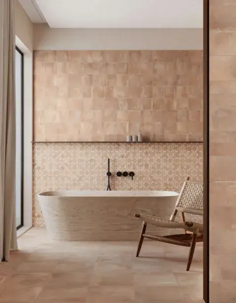 Otra tendencia creciente es el uso de pinturas impermeables o enlucidos minerales que generan superficies lisas y personalizadas Otra tendencia creciente es el uso de pinturas impermeables o enlucidos minerales que generan superficies lisas y personalizadas