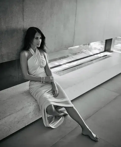 Antonela Roccuzzo continúa afianzando su perfil como ícono de estilo global y da un nuevo paso en su carrera al convertirse en la protagonista de la edición mexicana de Harper’s Bazaar. Antonela Roccuzzo continúa afianzando su perfil como ícono de estilo global y da un nuevo paso en su carrera al convertirse en la protagonista de la edición mexicana de Harper’s Bazaar.