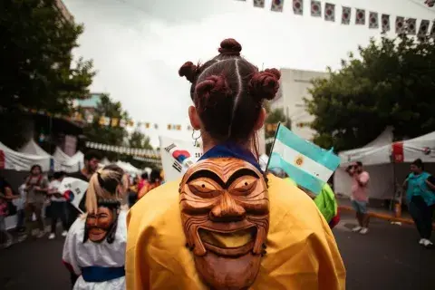 Este domingo, la Usina del Arte (Caffarena 1) acercará talleres, actividades y shows para adentrarse en la cultura coreana. Este domingo, la Usina del Arte (Caffarena 1) acercará talleres, actividades y shows para adentrarse en la cultura coreana.