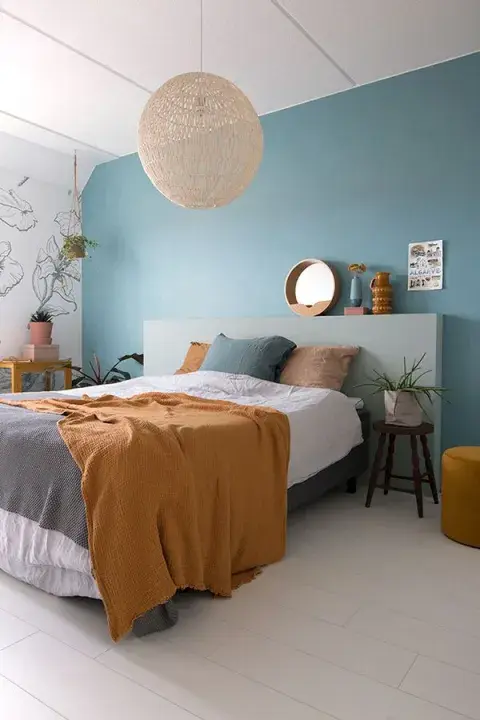 Los colores suaves como beige, gris claro o verde salvia transmiten calma y amplitud, ideales para un espacio destinado al descanso. Los colores suaves como beige, gris claro o verde salvia transmiten calma y amplitud, ideales para un espacio destinado al descanso.