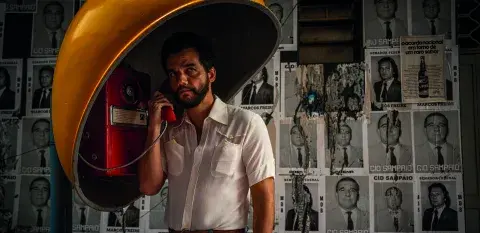 Escena de "El agente secreto" Escena de "El agente secreto"