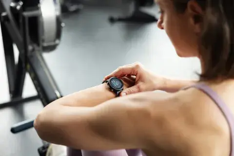 Fitness trackers: la nueva moda tecnológica en el mundo del ejercicio. Fitness trackers: la nueva moda tecnológica en el mundo del ejercicio.