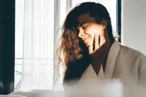 Más allá del rostro: por qué la hidratación corporal también es clave para una piel sana Más allá del rostro: por qué la hidratación corporal también es clave para una piel sana