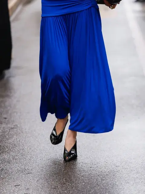Su versatilidad los ha llevado de las pasarelas de firmas como Dior, Chanel y Bottega Veneta al street style europeo, consolidándose como la tendencia más inesperada de la primavera 2026 Su versatilidad los ha llevado de las pasarelas de firmas como Dior, Chanel y Bottega Veneta al street style europeo, consolidándose como la tendencia más inesperada de la primavera 2026