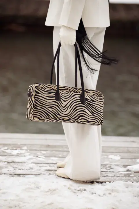 Accesorios con estampas: cómo llevarlos este 2026 y dónde conseguir los más cancheros Accesorios con estampas: cómo llevarlos este 2026 y dónde conseguir los más cancheros