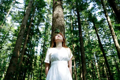 Girl moss: la nueva tendencia de bienestar que propone frenar, descansar y crecer a tu ritmo Girl moss: la nueva tendencia de bienestar que propone frenar, descansar y crecer a tu ritmo