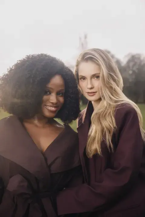 Foto de Masali Baduza y Hannah Dodd.