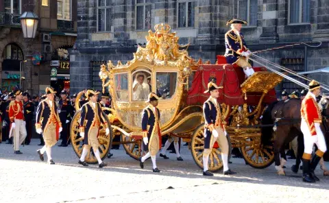 Foto de Máxima Zorreguieta llegando en carruaje a su boda. Foto de Máxima Zorreguieta llegando en carruaje a su boda.