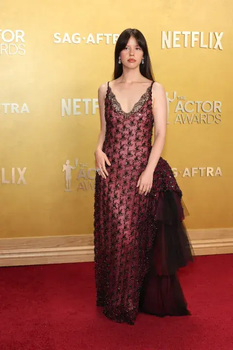 Mia Goth en la alfombra roja de los Actor Awards 2026. Mia Goth en la alfombra roja de los Actor Awards 2026.