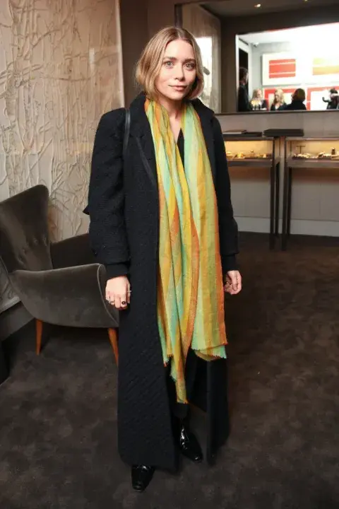 El truco no es nuevo. De hecho, Mary-Kate y Ashley Olsen fueron fotografiadas durante años llevando el pelo de esta forma.