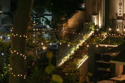 restaurant_museo_evita_-_patio_de_noche_3_1.jpg