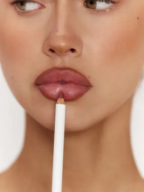 Lip combos: el truco beauty que eleva cualquier maquillaje Lip combos: el truco beauty que eleva cualquier maquillaje