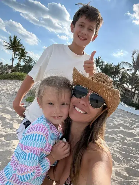 La modelo y conductora disfruta de pasar cada momento con sus hijos La modelo y conductora disfruta de pasar cada momento con sus hijos