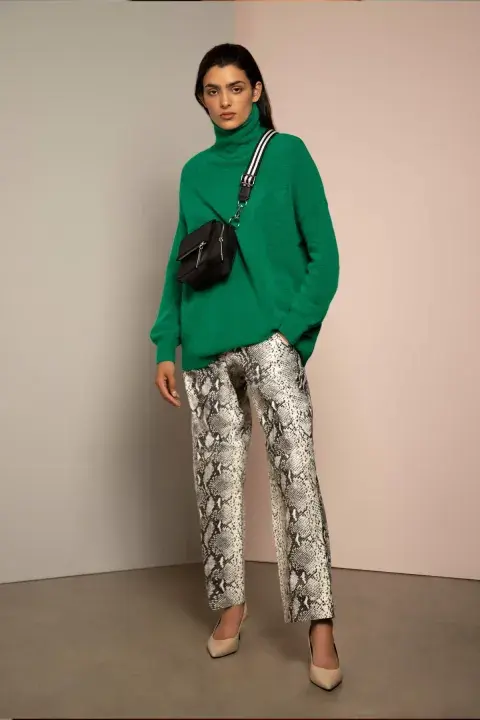 La clave está en equilibrar: combinarlas con piezas neutras para evitar sobrecargar el look. La clave está en equilibrar: combinarlas con piezas neutras para evitar sobrecargar el look.