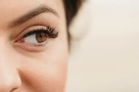 Las pestañas XL se pueden conseguir sin extensiones. Sólo con técnica y una buena máscara. 
