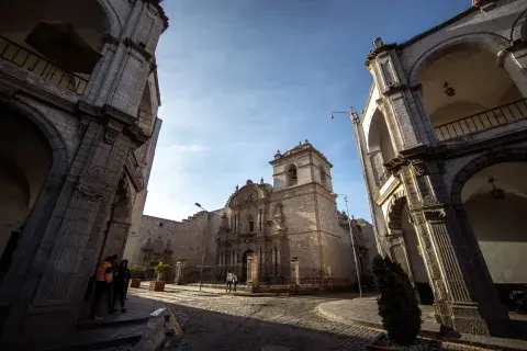 iglesia_compania_de_jesus_fernando_lopez_promperu_1.jpg.jpeg