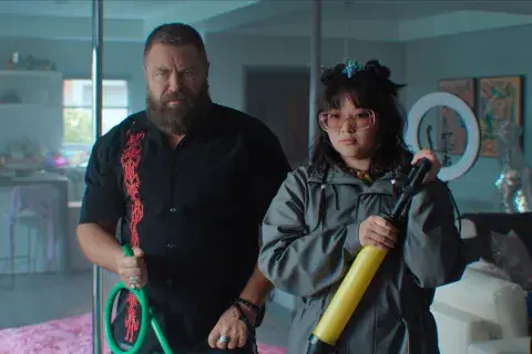 Nick Offerman y Thaddea Graham.
