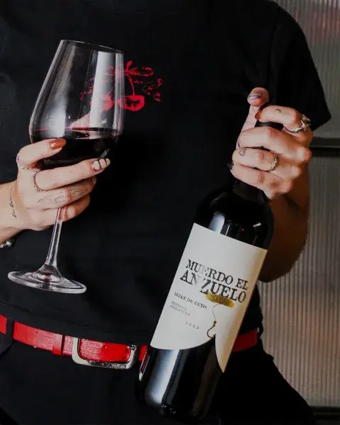 Muerdo el Anzuelo Malbec 2023 ($16.000, Mendoza) Muerdo el Anzuelo Malbec 2023 ($16.000, Mendoza)