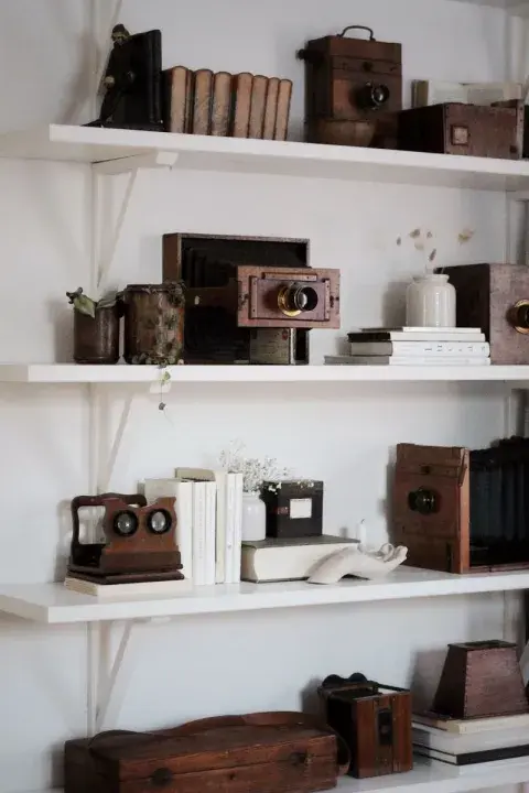Shelfie: expresar gustos, intereses y pasiones a través de los objetos elegidos en tu estantería. Shelfie: expresar gustos, intereses y pasiones a través de los objetos elegidos en tu estantería.