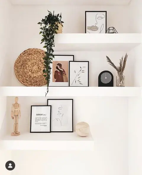 Foto de la tendencia del “shelfie”. Foto de la tendencia del “shelfie”.