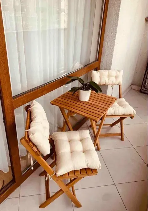 Balcones estrechos: ideas simples y cancheras para aprovecharlos al máximo este otoño Balcones estrechos: ideas simples y cancheras para aprovecharlos al máximo este otoño