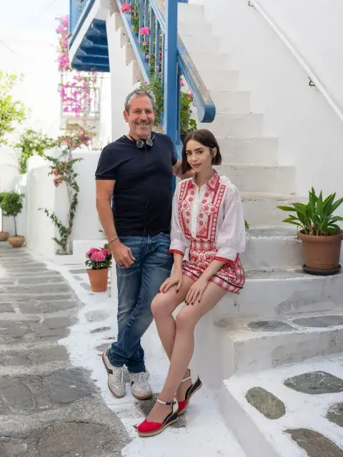 El creador de la serie, Darren Star, describió la experiencia como “el viaje de una vida” y agradeció el apoyo del público durante estos años.
