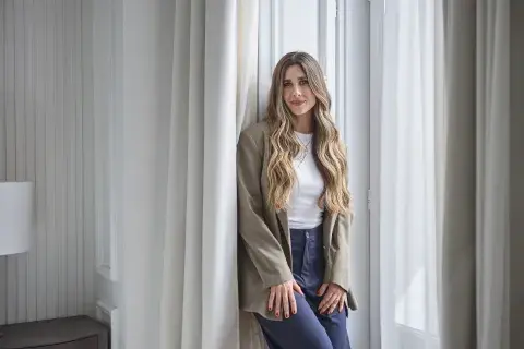 La escritora argentino-española de 32 años es un éxito a nivel mundial