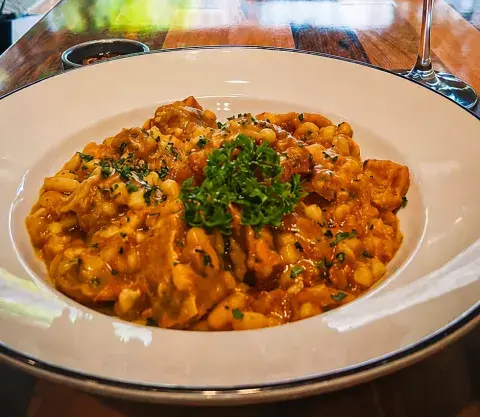 Menúes patrios para el 25 de mayo: las mejores opciones de comida regional en restaurantes de Buenos Aires Menúes patrios para el 25 de mayo: las mejores opciones de comida regional en restaurantes de Buenos Aires