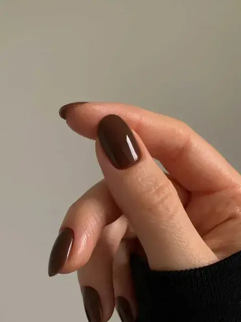 Los colores inspirados en el café, el chocolate y el caramelo ganan protagonismo esta temporada. 