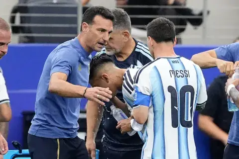 scaloni con messi