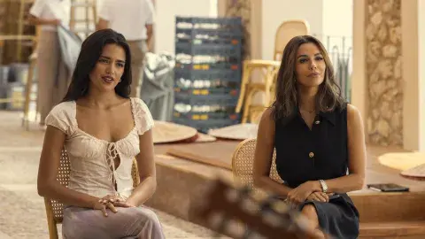 Maia Reficco y Eva Longoria en El último amanecer. Maia Reficco y Eva Longoria en El último amanecer.