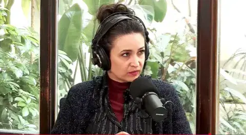 julia mengolini