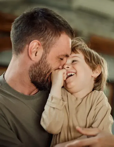 Hijos varones: por qué es clave enseñarles a expresar sus emociones