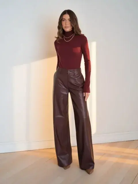 pantalon-cuero-bordo.jpg