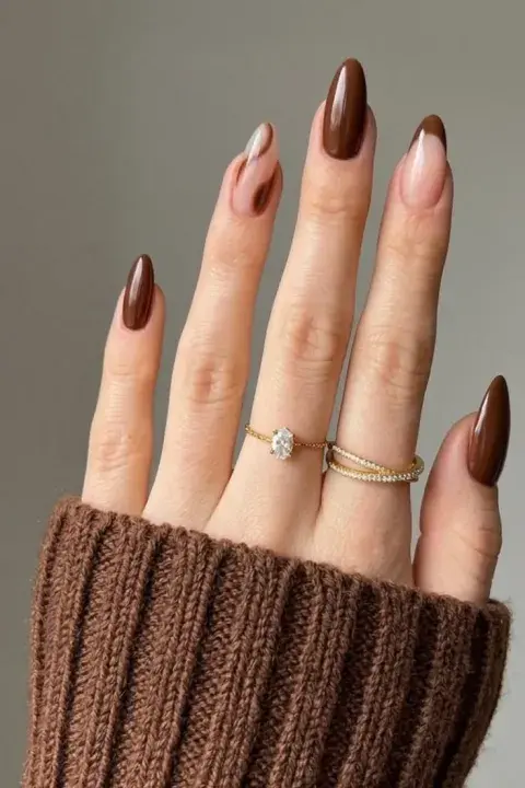 Uñas marrones tendencia