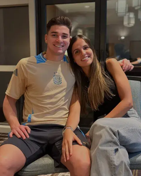 Julián Álvarez y Emilia Ferrero