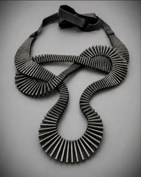 Collar retorcido en plata Collar retorcido en plata