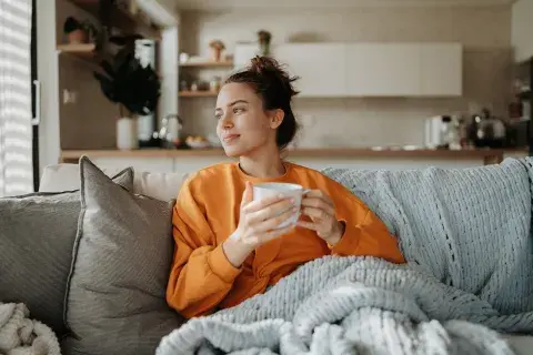 Foto de mujer descansando. Foto de mujer descansando.